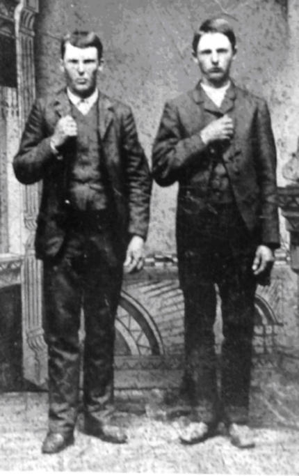 I fratelli Jesse e Frank James - Immagine in pubblico dominio, fonte Wikimedia Commons, utente DanMS